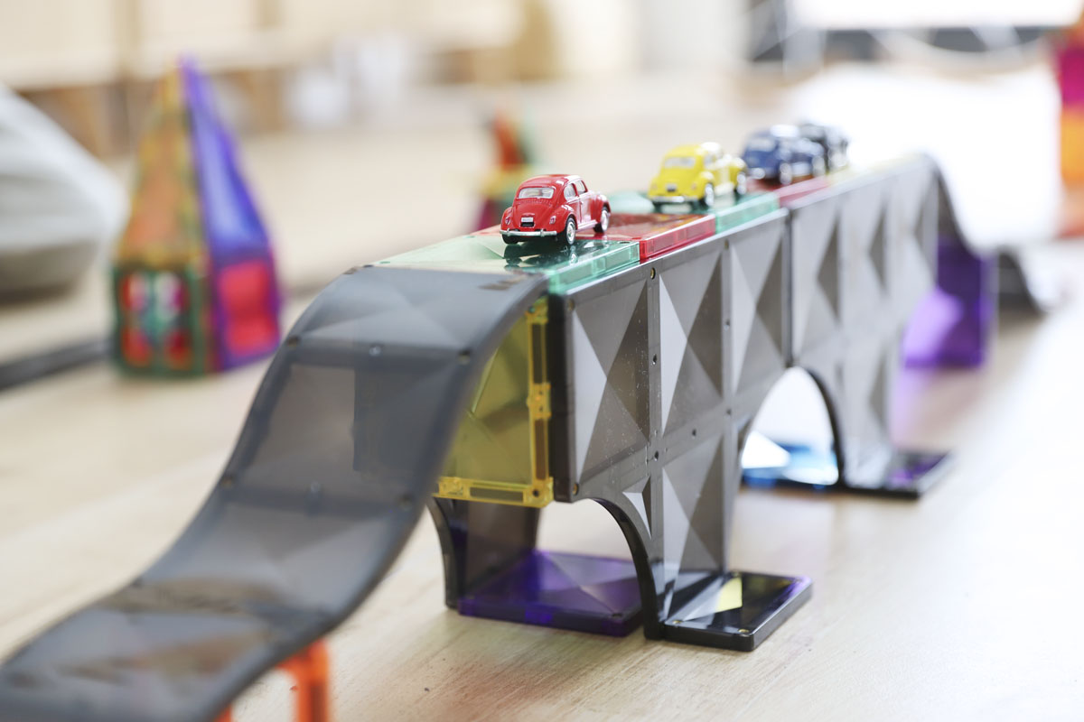 Descubre el fascinante mundo Connetix con su nuevo set de carreteras