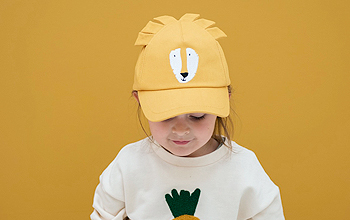 Gorras y coronas para niños