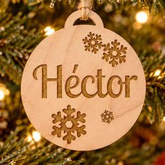 Bola de Navidad de madera grabada y personalizada con nombre - Copos de nieve