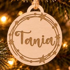 Bola de Navidad de madera grabada y personalizada con nombre - Estrellas