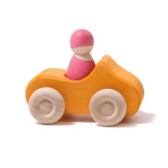 Coche de madera amarillo con muñeco - Grimm's